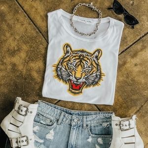 LF Short Sleeve Tee with Tiger appliqué